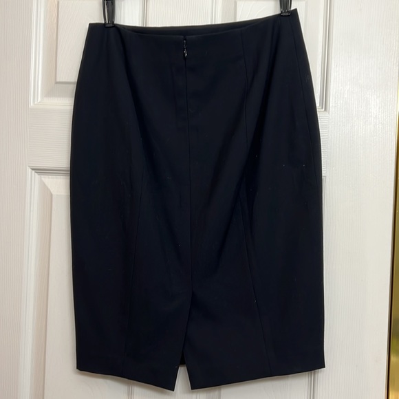 Ann Taylor Women’s navy suit - Picture 4 of 5